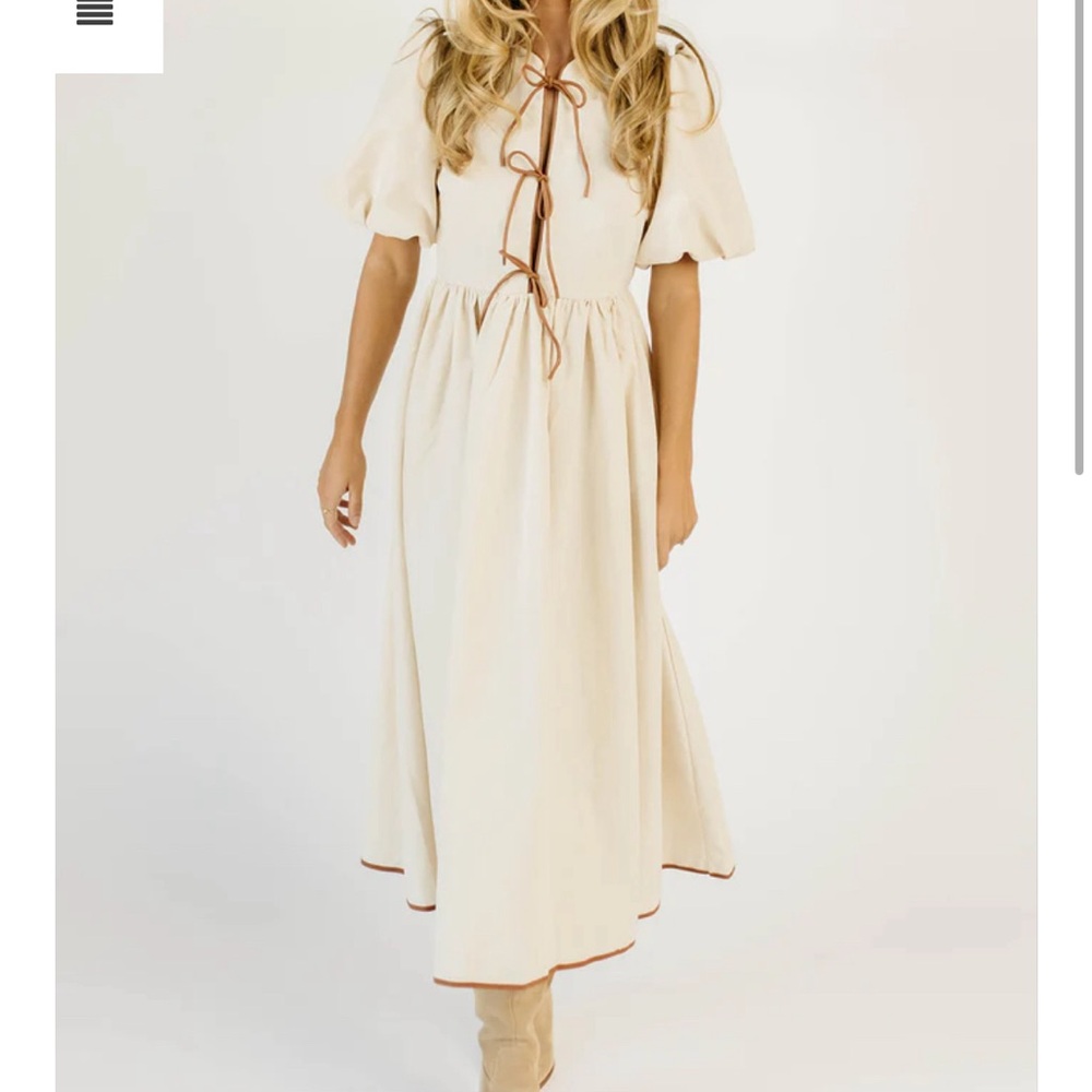 Zoco Chappell Midi Dress size small. VERY CUTE!!! Worn once. Can fit a medium.